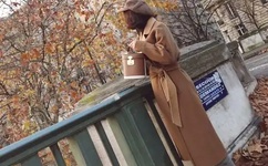 饭桌上故意张开腿让公H